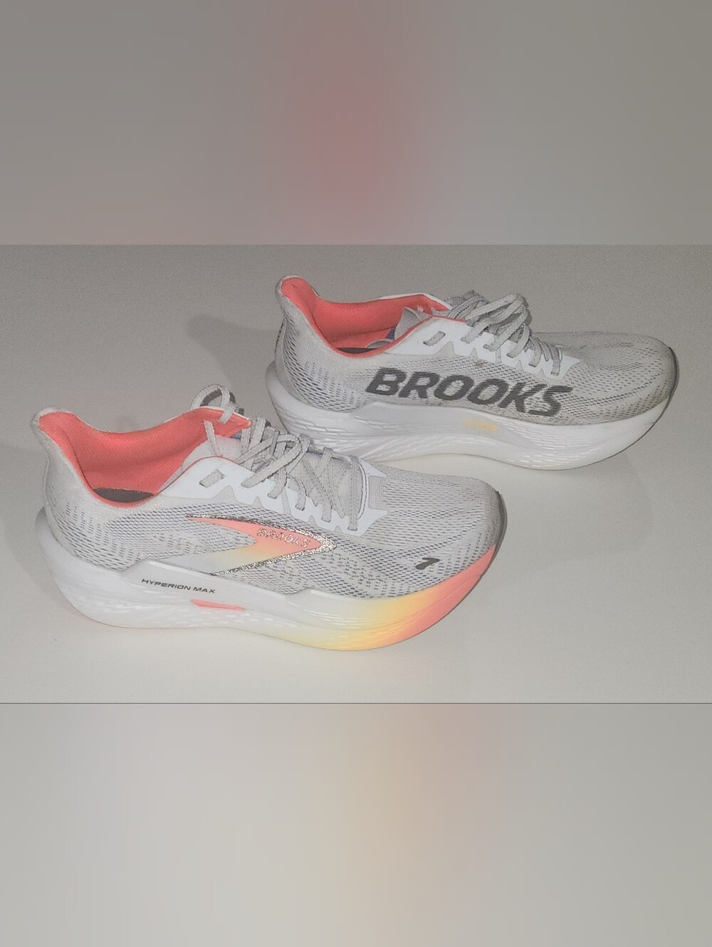 Brooks Mens Hyperion Max 2 Illusion Coral Running Sneakers Size 10.5